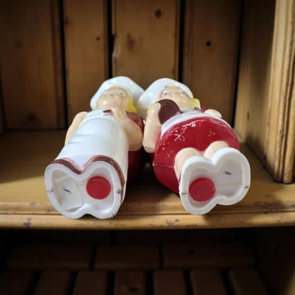 Vintage Campbells Soup Chef Plastic Salt & Pepper Shakers 4.25" Red & White With - Picture 9 of 9